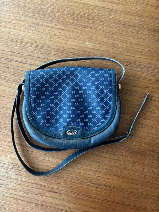 Gucci Handbags - Vintage 70s 80s Gucci Navy Saddlebag Crossbody Purse